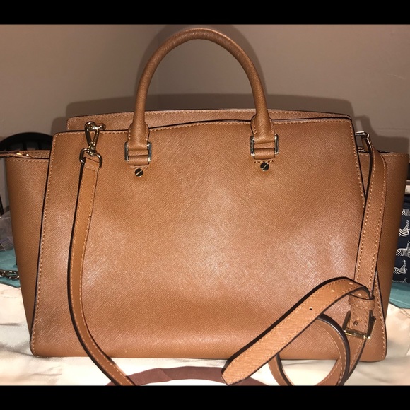 SOLD! Michael Kors Satchel. Beige/Tan color. - Picture 2 of 5